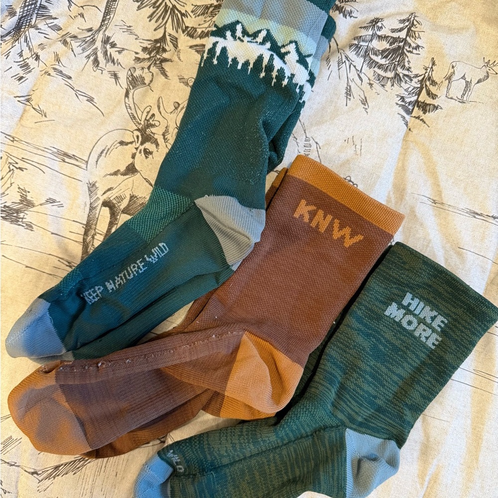 KNW Men's Outdoor Adventure Socks - Green and Brown